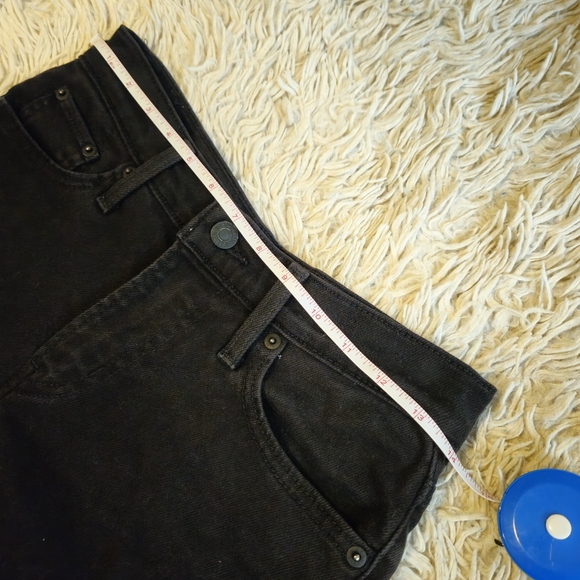 Black Levi's shorts - Picture 9 of 10